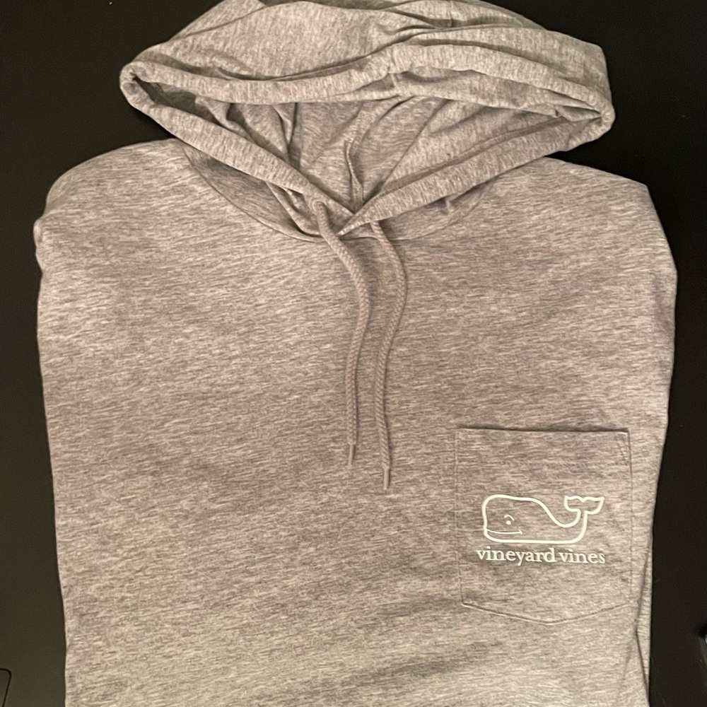 Vineyard Vines Men’s Gray Light Weight Pullover - Small